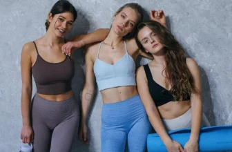 What Are the Latest Trends in Women's Activewear?